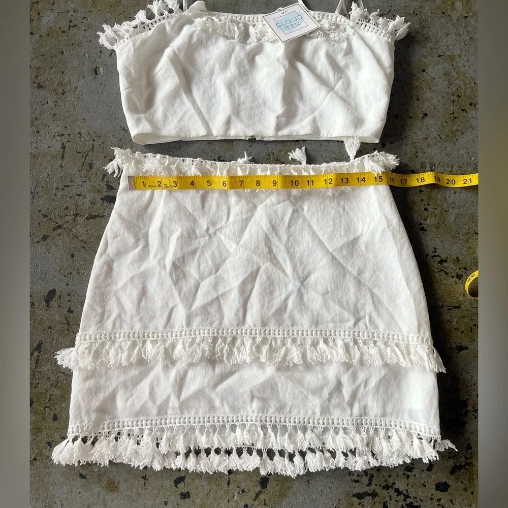 NWT Cloud Ten White Two-Piece Set Crop Top/Mini Skirt with Tassels Size Large